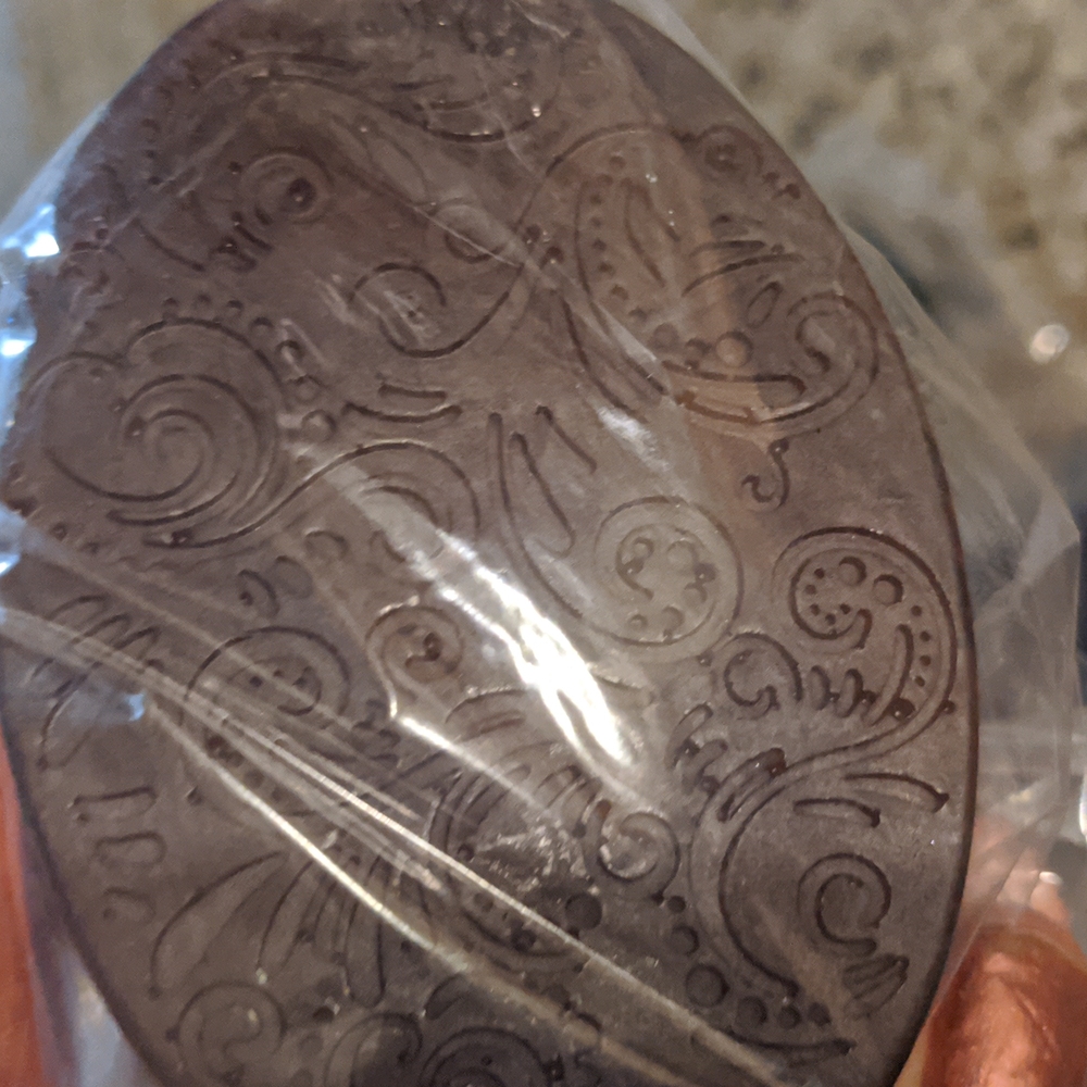 Beautiful embossed cranberry relish honey soaps - Picture 5 of 5
